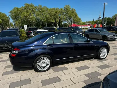 Gebraucht Mercedes S500 Night 387 PS (284 kW) 2006 Blau Limousine