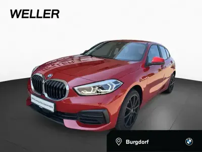 Gebraucht BMW 118 Advantage 136 PS (100 kW) 2023 Rot Limousine