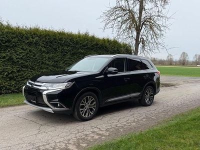Usata Mitsubishi Outlander Plus 150 CV (110 kW) 2015 Nero SUV
