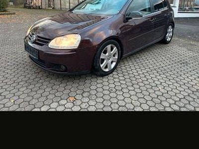 Violet Gebraucht 2005 VW Golf Individual Limousine | 1.000 € (Superpreis)