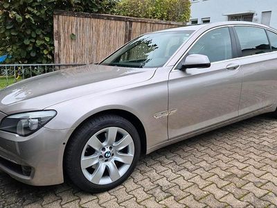 Gebraucht BMW 730 245 PS (180 kW) 2009 Gold Limousine