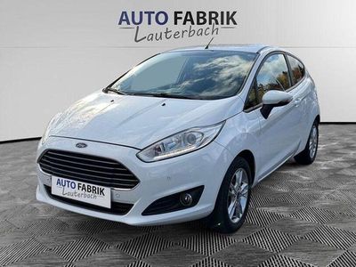 Gebraucht Ford Fiesta Trend 101 PS (74 kW) 2015 Weiß Kleinwagen