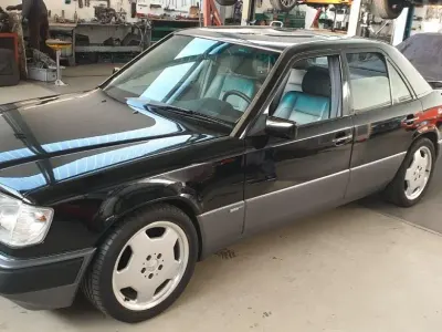 Gebraucht Mercedes 300 Sportline 220 PS (161 kW) 1991 Schwarz Limousine