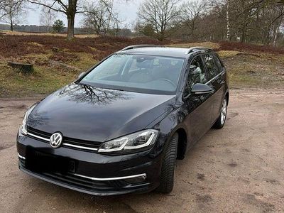 Gebraucht VW Golf VII Highline 150 PS (110 kW) 2019 Schwarz Kombi