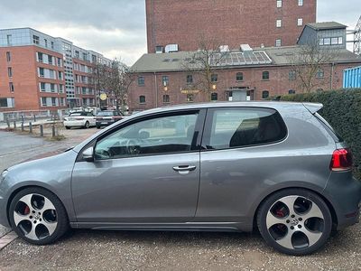 Grau Gebraucht 2011 VW Golf VI GTI Kleinwagen | 8.600 € (Fairer Preis)