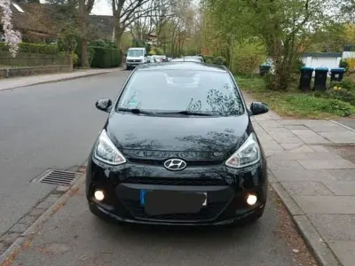 Gebraucht Hyundai i10 Passion 94 PS (69 kW) 2016 Schwarz Kleinwagen