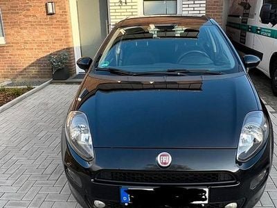 Gebraucht Fiat Punto 69 PS (50 kW) 2016 Schwarz Kleinwagen
