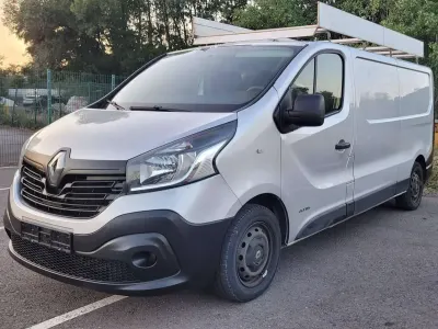 Gebraucht Renault Trafic Komfort 116 PS (85 kW) 2016 Platingrau Van / Kleinbus