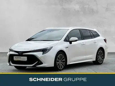 Używany Toyota Corolla Team 184 KM (135 kW) 2021 Biały Kombi