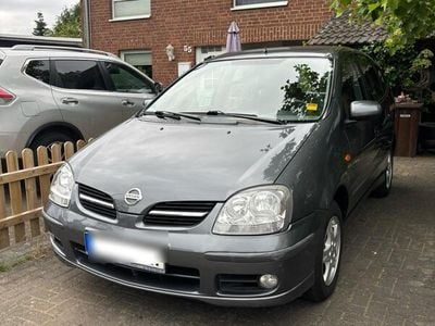 Nissan Almera Tino