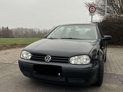 Gebraucht 2002 VW Golf Limousine | 750 € (Etwas zu teuer)