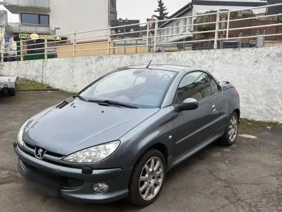 Usata Peugeot 206 CC 136 CV (100 kW) 2005 Grigio Cabrio