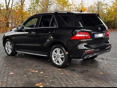 Gebraucht Mercedes ML250 204 PS (150 kW) 2011 Schwarz SUV