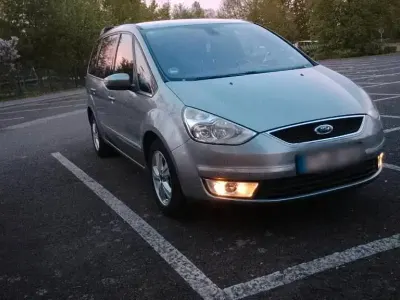 Używany Ford Galaxy 136 KM (100 kW) 2009 Srebrny Minivan