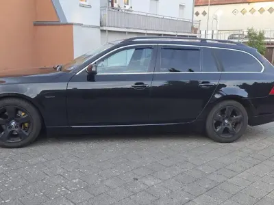 Gebraucht BMW 530 235 PS (172 kW) 2008 Schwarz Kombi