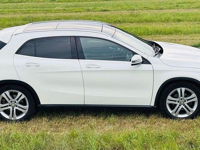 Mercedes GLA220