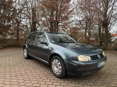 Grau Gebraucht 2003 VW Golf IV Kleinwagen | 5.650 €