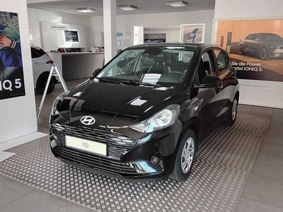 Neu Hyundai i10 63 PS (46 kW) 2025 Grau Kleinwagen
