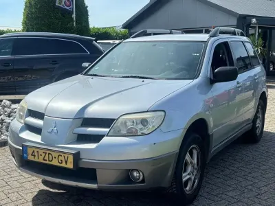 Gebraucht Mitsubishi Outlander Invite 136 PS (100 kW) 2007 Grau SUV