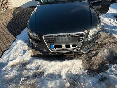 Schwarz Gebraucht 2008 Audi A4 Basis Limousine | 3.850 €