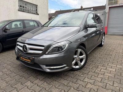 Gebraucht Mercedes B180 109 PS (80 kW) 2014 Grau Van / Kleinbus