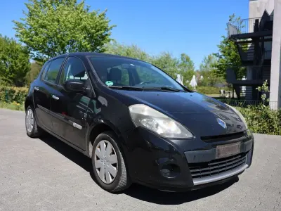 Gebraucht Renault Clio II Authentique 68 PS (50 kW) 2009 Schwarz Limousine