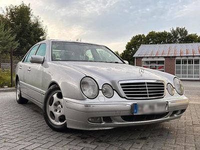 Mercedes E270