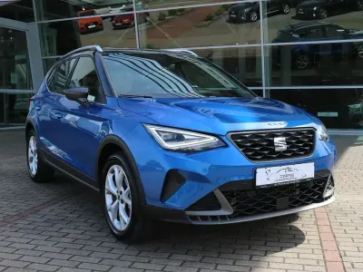 Używany Seat Arona FR 110 KM (80 kW) 2024 Niebieski SUV