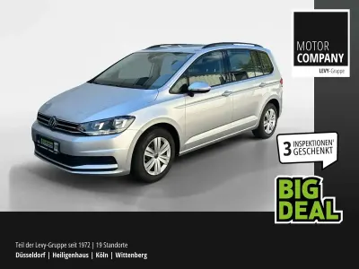 Gebraucht VW Touran Comfortline 122 PS (89 kW) 2023 Reflexsilber metallic Van / Kleinbus