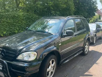 Gebraucht Mercedes ML320 218 PS (160 kW) 1998 Schwarz SUV