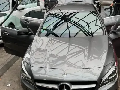 Gebraucht Mercedes CLA200 156 PS (114 kW) 2017 Grau Coupé