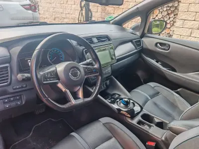 Gebraucht Nissan Leaf Tekna 110 kW (150 PS) 2020 Rot Kleinwagen