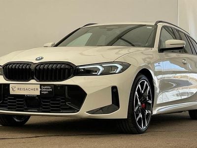 Gebraucht BMW 330e Comfort Edition 292 PS (214 kW) 2025 Alpinweiß uni Kombi