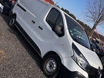 Gebraucht Renault Trafic 121 PS (88 kW) 2018 Weiß Van / Kleinbus