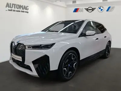 Gebraucht BMW iX Sport Line 239 kW (326 PS) 2023 Weiß SUV