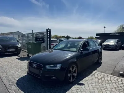 Używany Audi A4 Attraction 136 KM (100 kW) 2012 Czarny Kombi