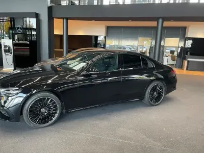 Gebraucht Mercedes E220 Exclusive 197 PS (144 kW) 2024 Schwarz Limousine
