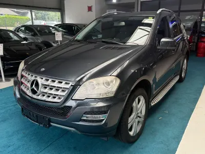 Gebraucht Mercedes ML300 204 PS (150 kW) 2011 Grau SUV