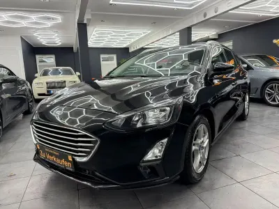 Gebraucht Ford Focus Cool & Connect 150 PS (110 kW) 2021 Schwarz Limousine