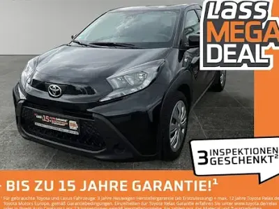 Gebraucht Toyota Aygo X X-play 72 PS (52 kW) 2023 Mysticschwarz mica metallic SUV