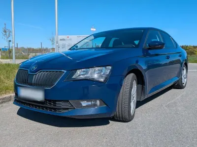 Gebraucht Skoda Superb Active 190 PS (139 kW) 2016 Blau Limousine