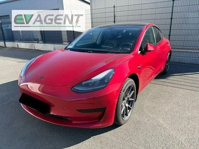 Second-hand Tesla Model 3 Standard Range 239 kW (325 CP) 2021 Roșu Berlinǎ