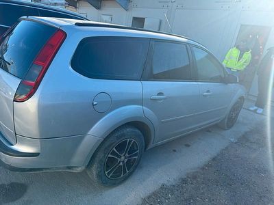 Usata Ford Focus 100 CV (73 kW) 2008 Argento Station wagon
