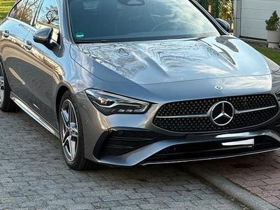 Gebraucht Mercedes CLA200 Shooting Brake AMG line 163 PS (119 kW) 2024 Grau Kombi
