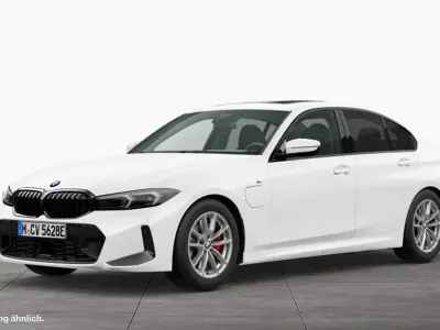 Gebraucht BMW 330e M Sport 184 PS (135 kW) 2025 Weiß Limousine