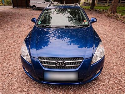 Usado Kia Ceed 90 HP (66 kW) 2009 Azul Citadino