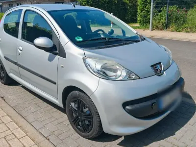 Gebraucht Peugeot 107 68 PS (50 kW) 2006 Silber Kleinwagen