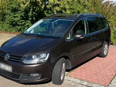 Gebraucht VW Sharan Comfortline 140 PS (102 kW) 2015 Braun Van / Kleinbus
