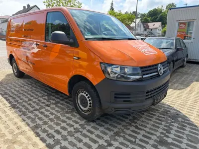 Gebraucht VW Transporter 102 PS (75 kW) 2018 Orange Van
