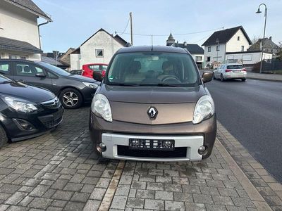 Braun Gebraucht 2011 Renault Kangoo Authentique Van / Kleinbus | 3.450 € (Fairer Preis)